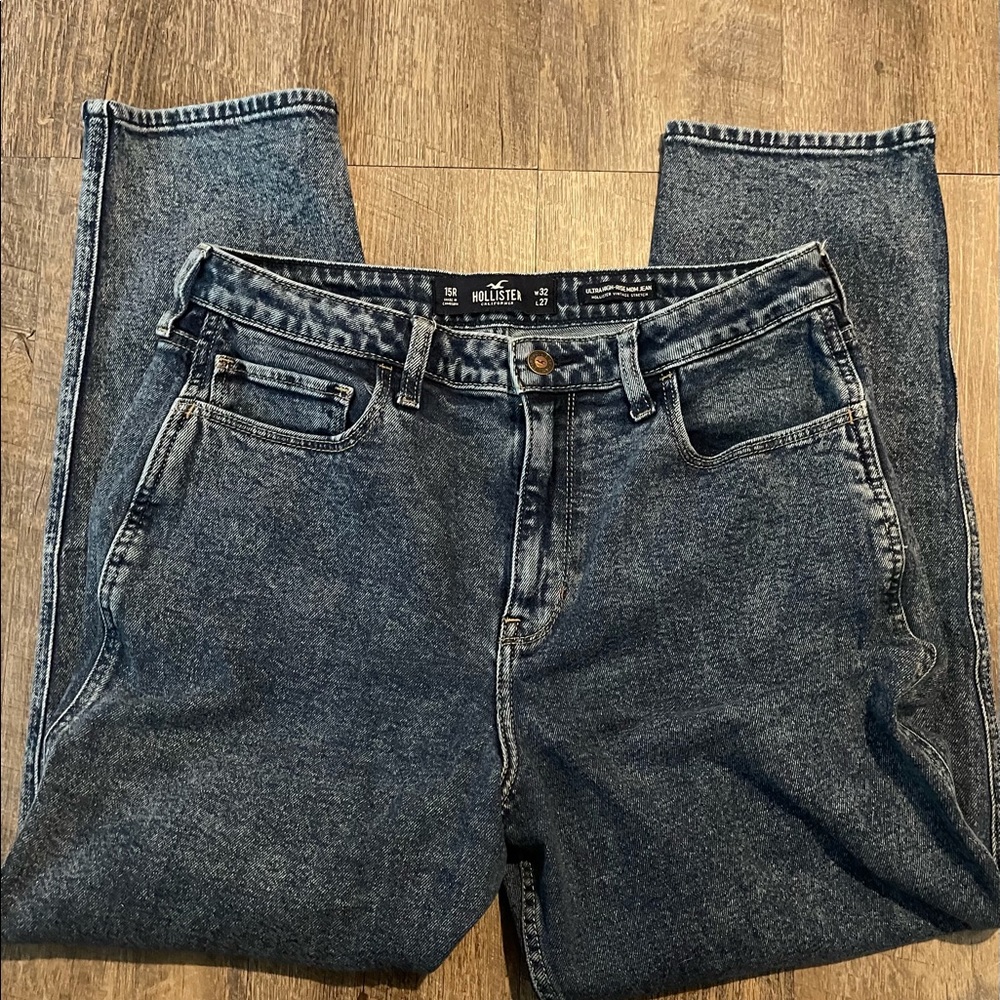Women’s Hollister Ultra High-Rise Mom Jean